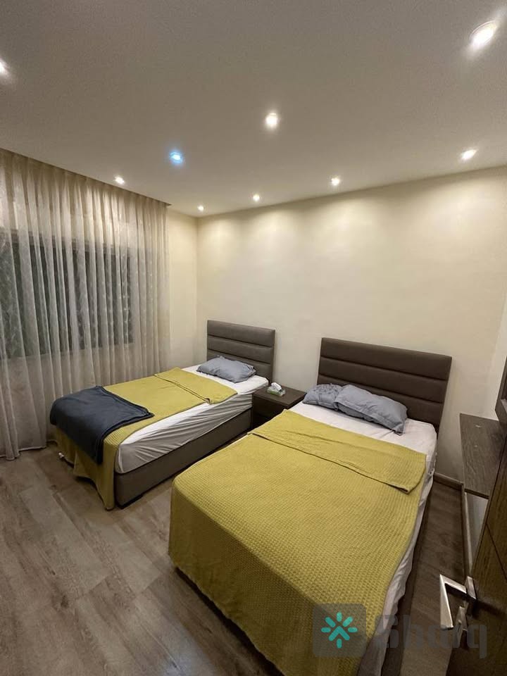 شقه مفروشة للايجار الشهري او السنوي في اجمل مناطق عمان الغربيه الشميساني