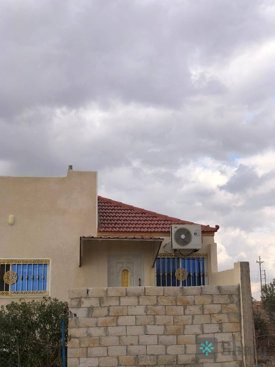 بيت للبيع مسطح الارض دونم 200متر ومسطح البيت 215