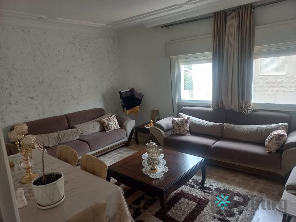 شقه استثماريه للبيع بسعر مميز قرب مجمع عمان