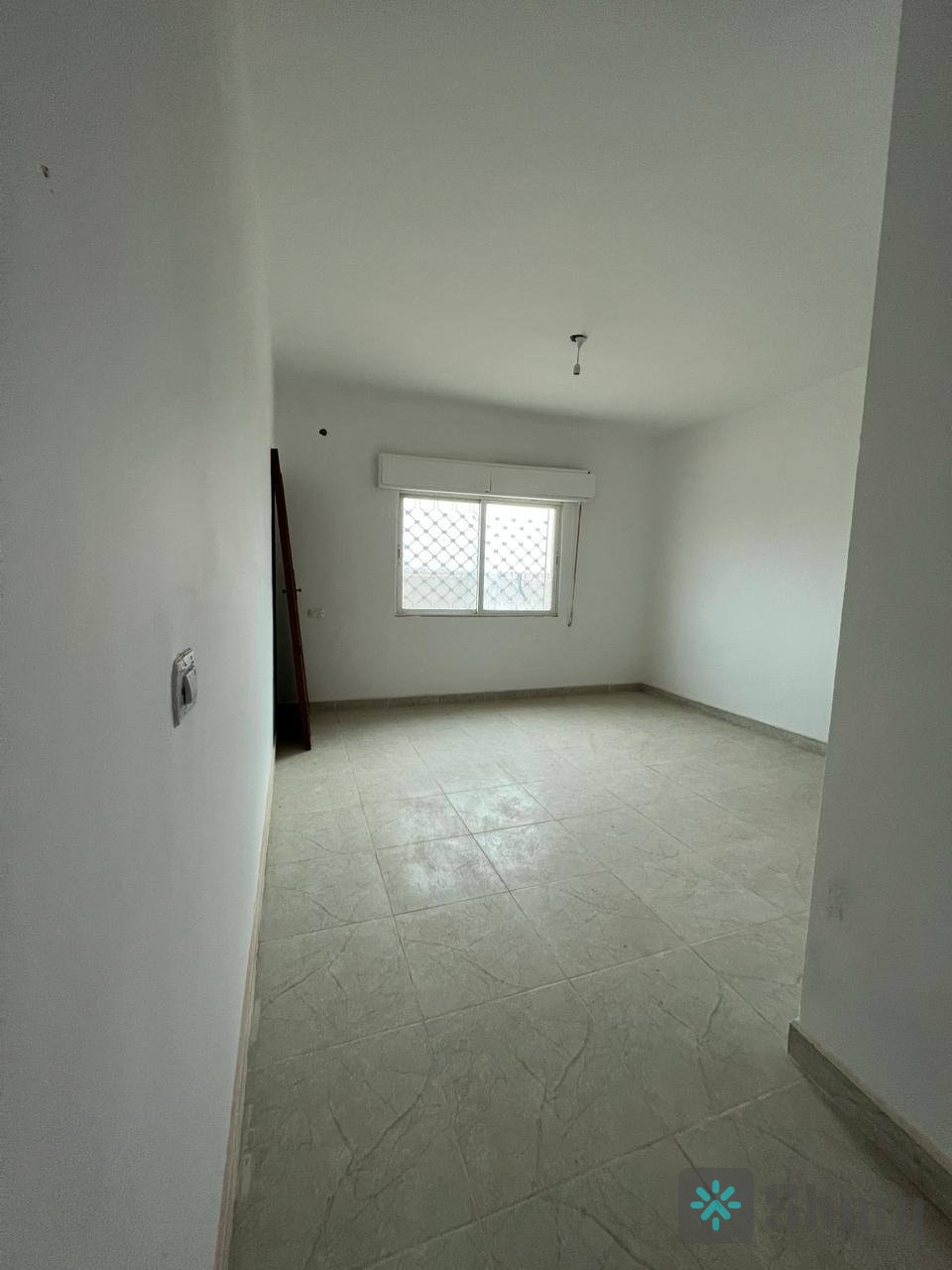 منزل للبيع في المفرق مقابل جامعة آل البيت