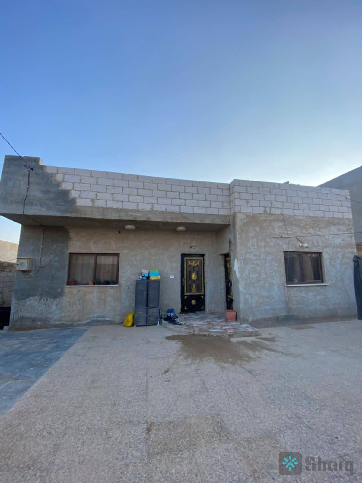 منزل للبيع المفرق ضاحية الملك عبد الله قرب مسجد المدينه المنوره  م