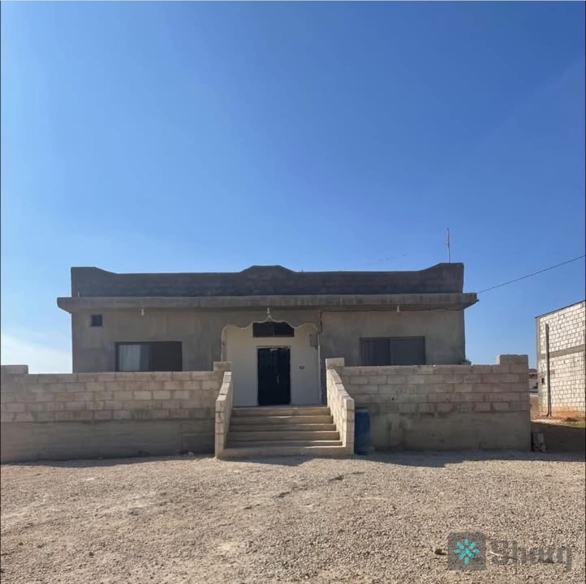 الموقع: المفرق الغدير الاخضر يبعد عن الشارع الرئيسي 700متر