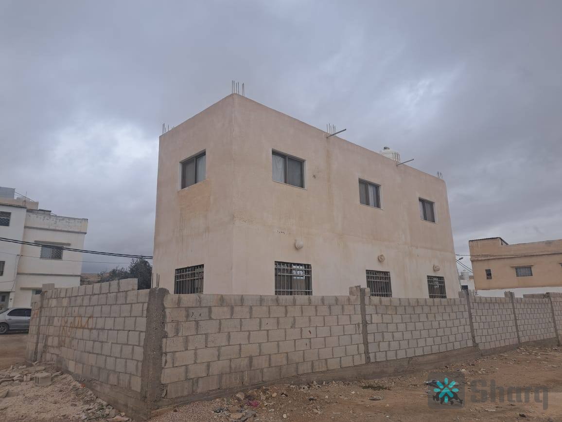 بيت للبيع طابقين مواجرات علي شارعين حي الفدين مفروز