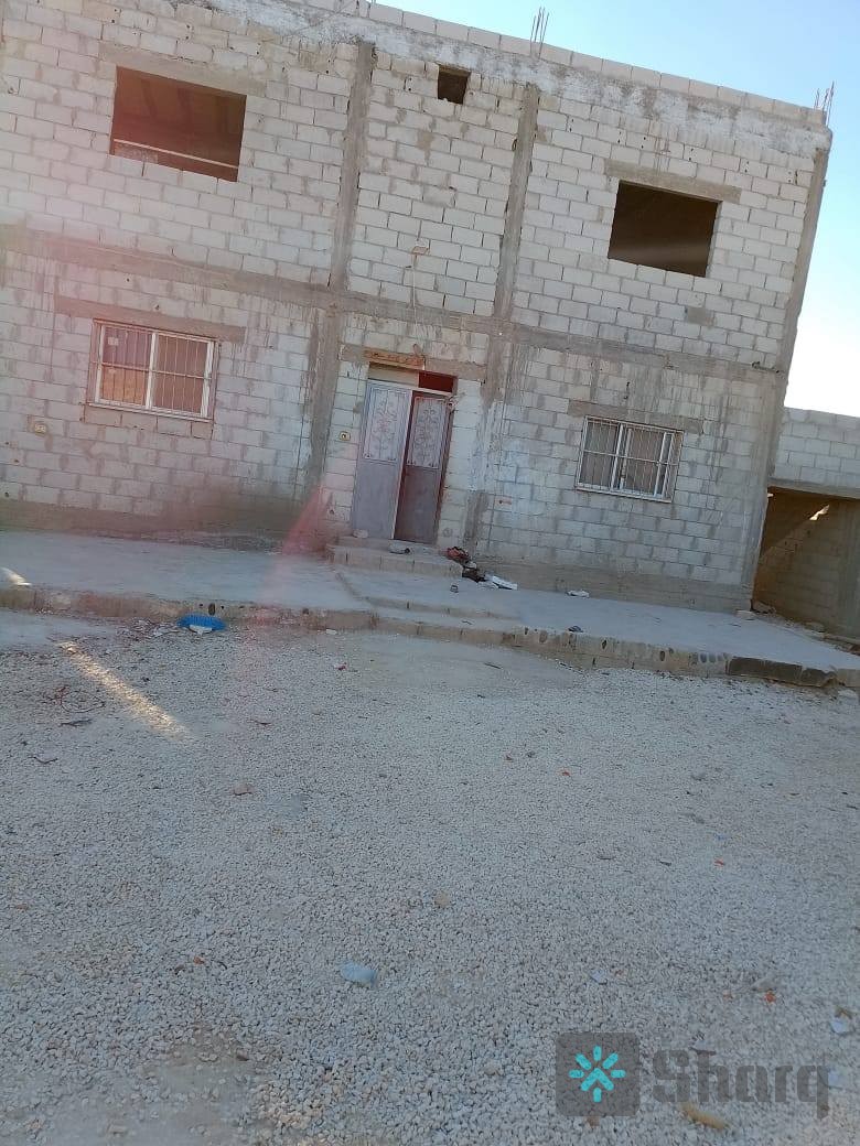 بيت طابقين للبيع