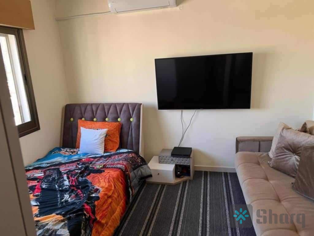 لققققطة  لقطططة