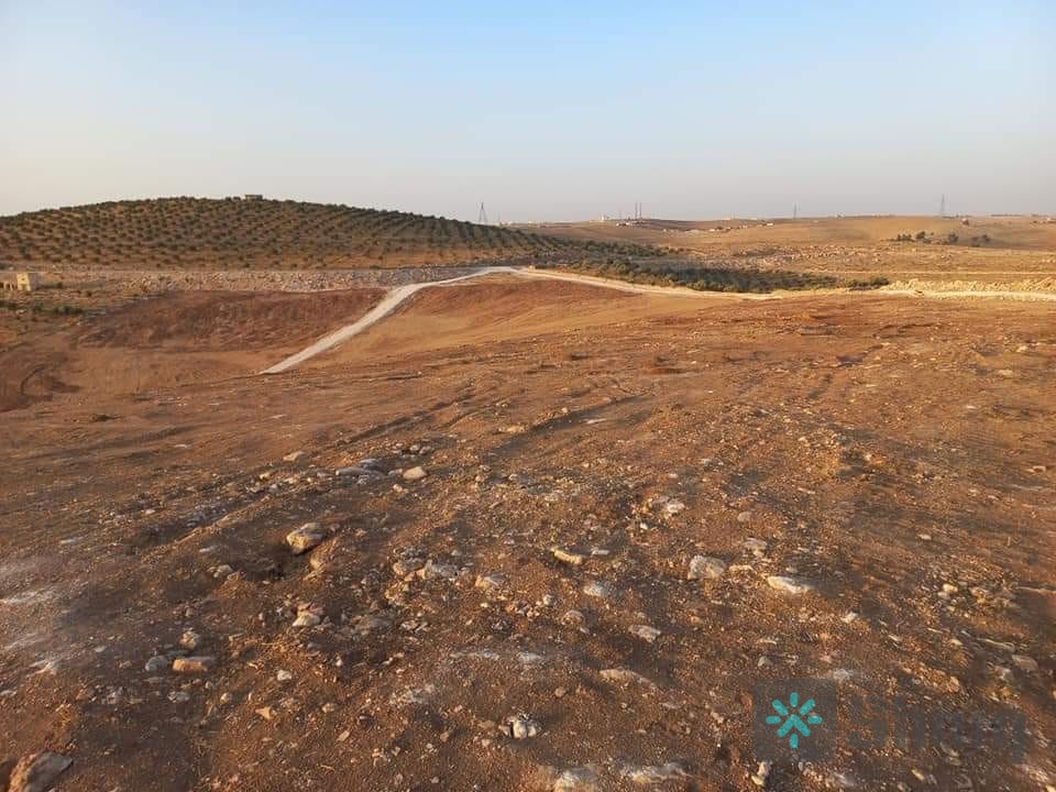 3 دونمات ونصف شرق جرش في منطقة منيفة..