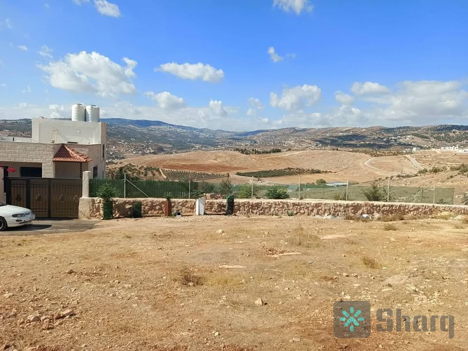 قطعة ارض في جرش الشواهد