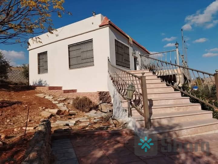 مزرعه مع بيت ريفي جاهز شرق جرش منطقة نادره